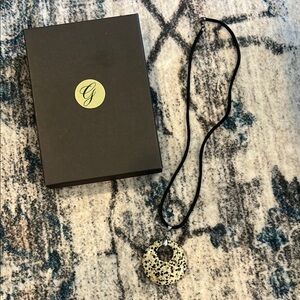 BN Elegant Leopard Print Pendant Necklace